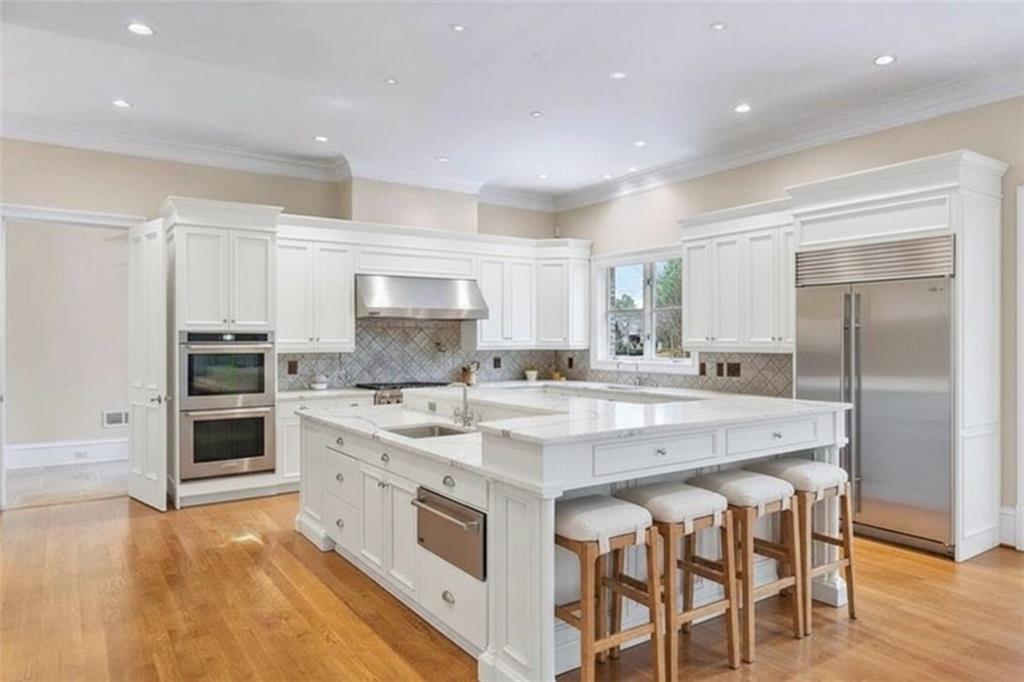 745 Brookwoods Trace