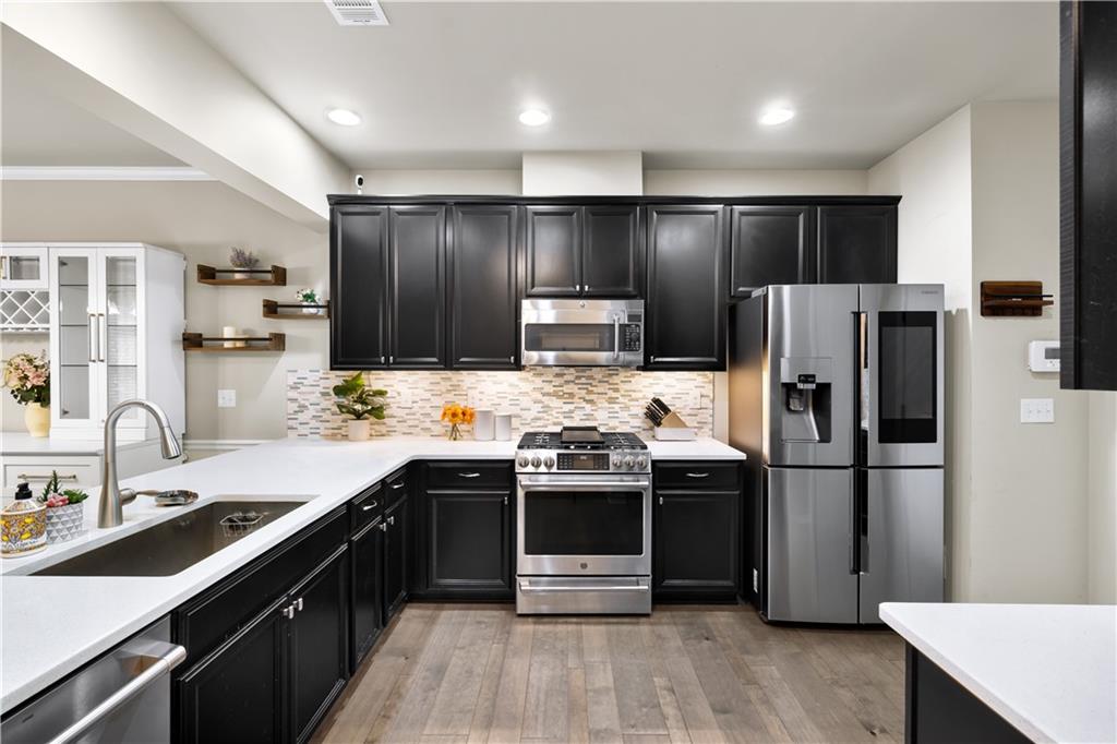 2542 Norwood Park Crossing