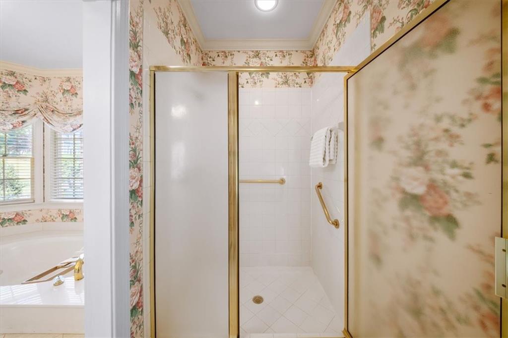 7805 N Spalding Lake Drive