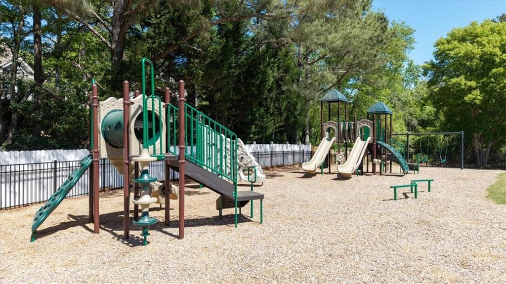 7805 N Spalding Lake Drive