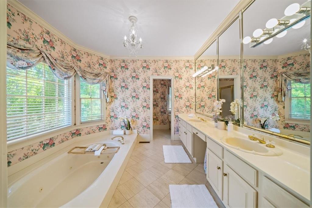 7805 N Spalding Lake Drive