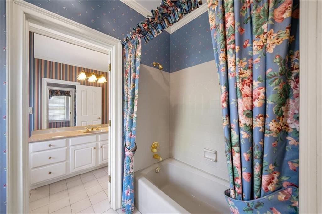 7805 N Spalding Lake Drive