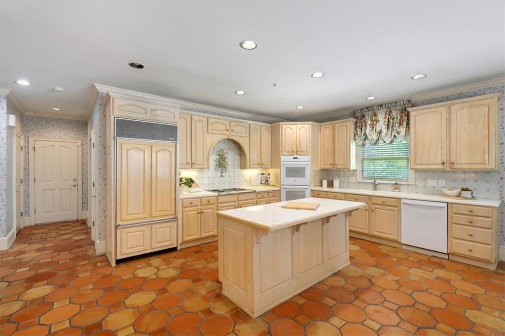 7805 N Spalding Lake Drive