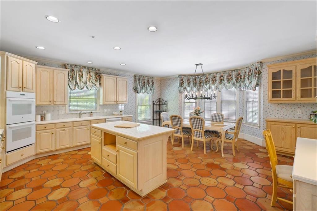 7805 N Spalding Lake Drive