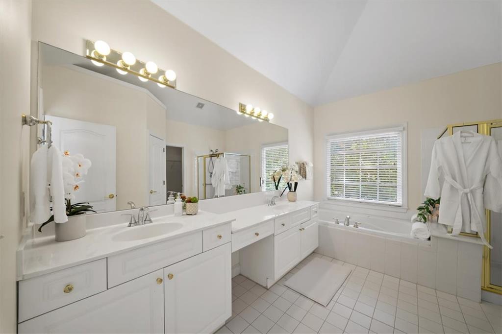 4906 Chimney Oaks Drive