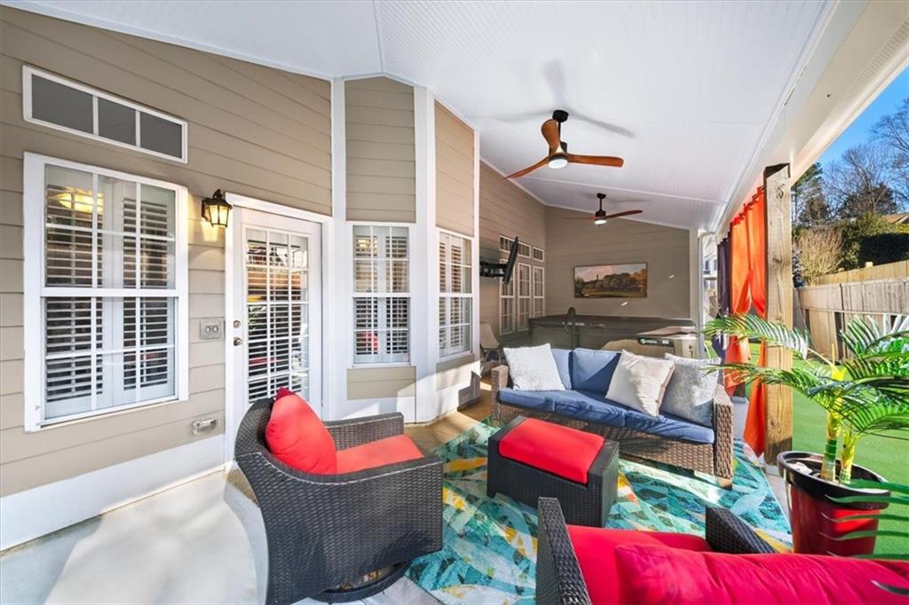 701 Redwood Pass