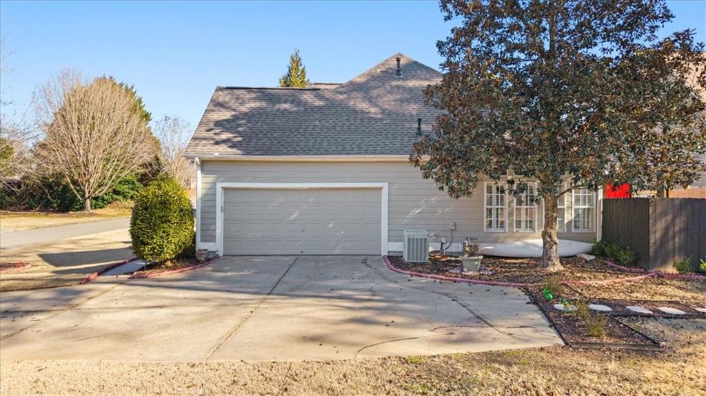 701 Redwood Pass
