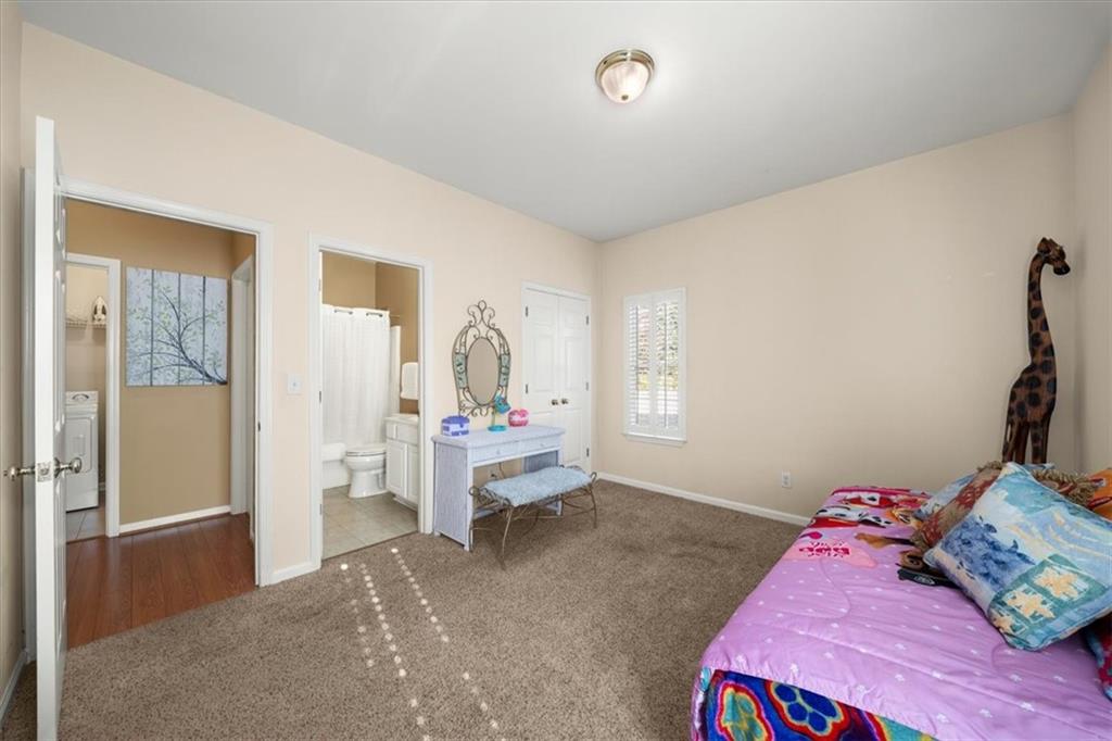 701 Redwood Pass