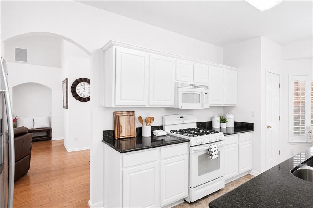 701 Redwood Pass