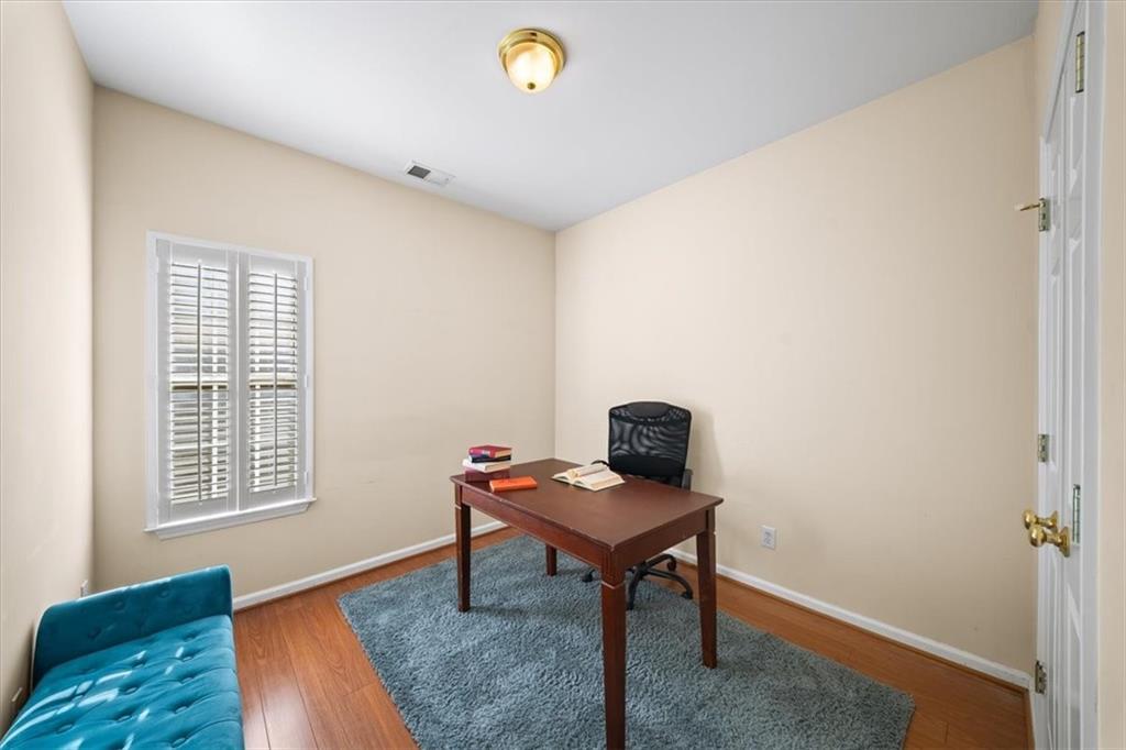 701 Redwood Pass