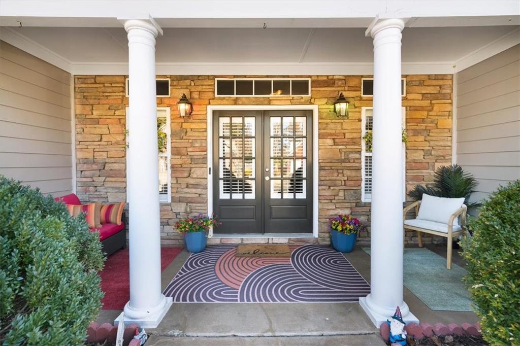 701 Redwood Pass