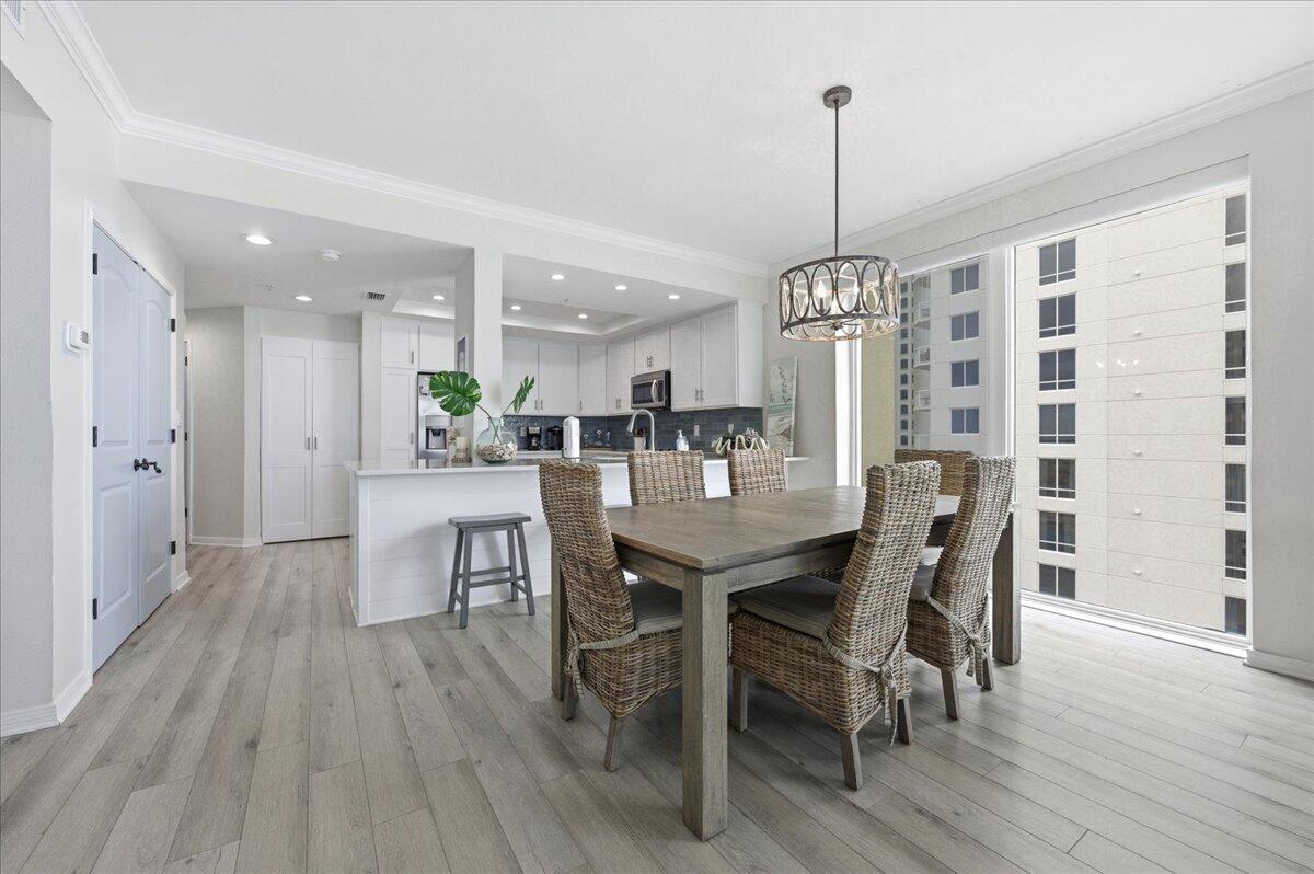 8477 Gulf Boulevard APT 601