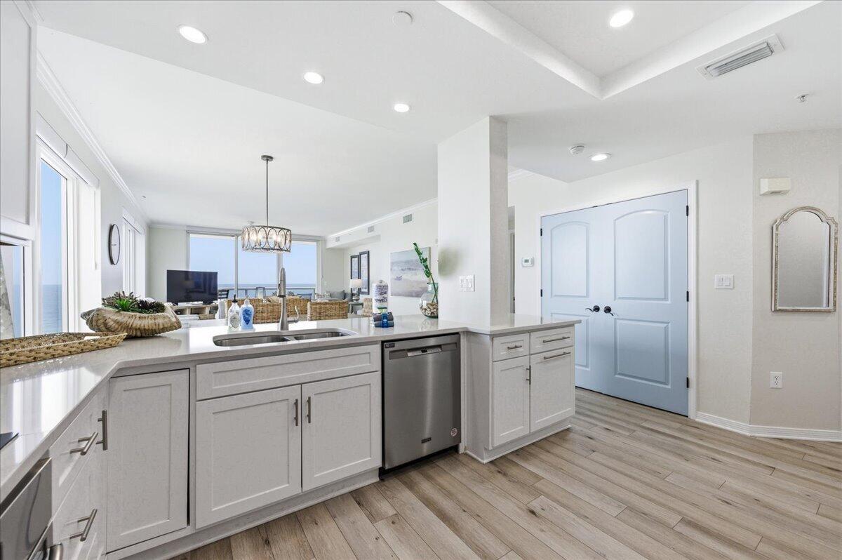 8477 Gulf Boulevard APT 601