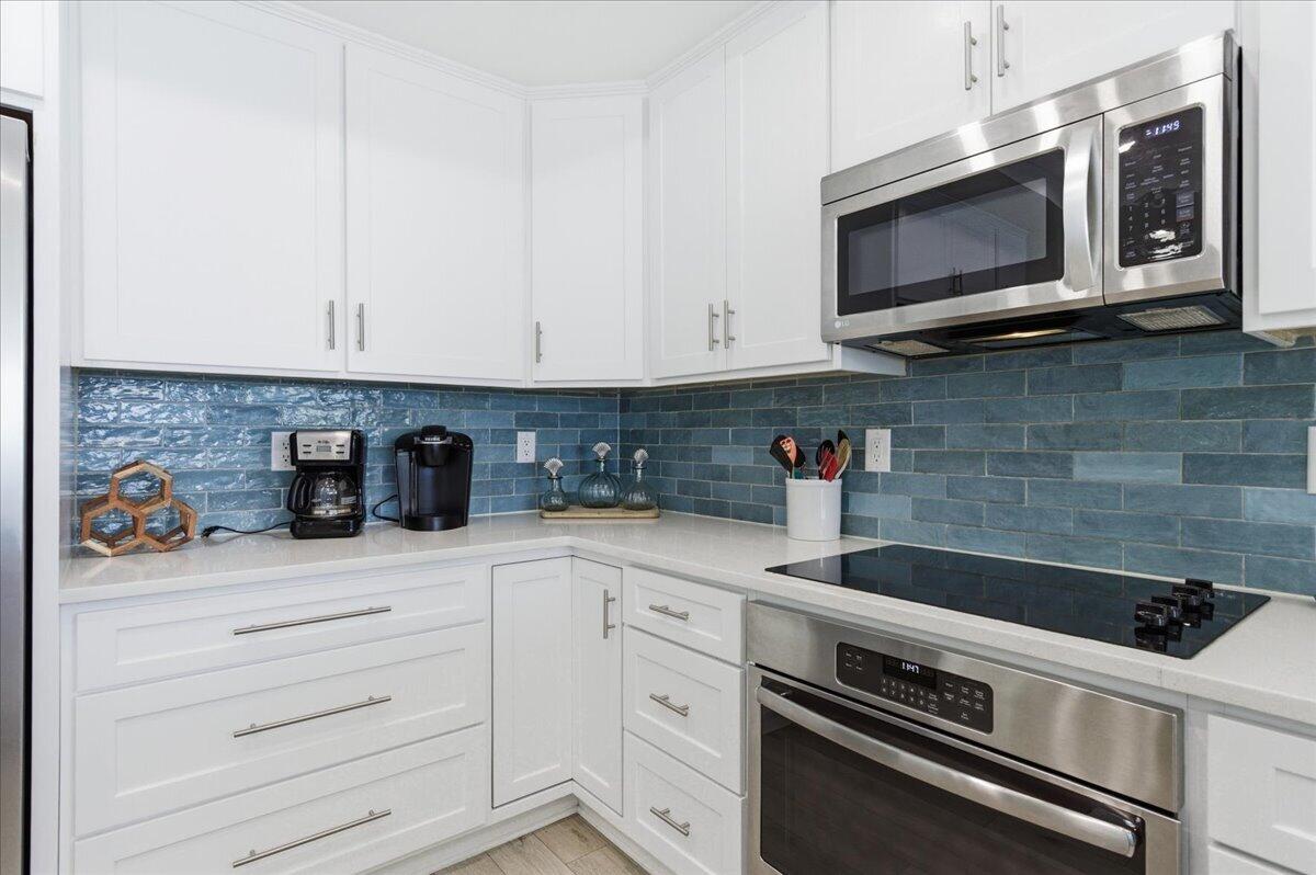 8477 Gulf Boulevard APT 601