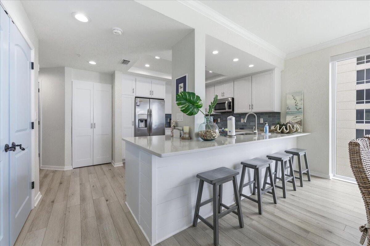 8477 Gulf Boulevard APT 601