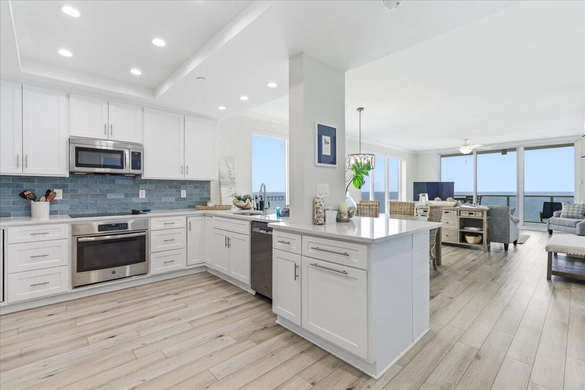 8477 Gulf Boulevard APT 601