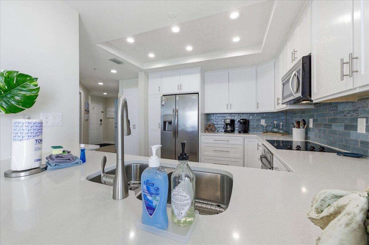 8477 Gulf Boulevard APT 601