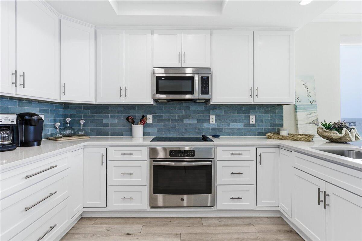8477 Gulf Boulevard APT 601