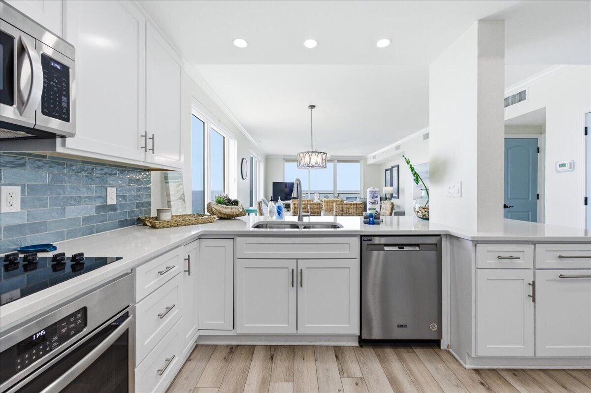 8477 Gulf Boulevard APT 601