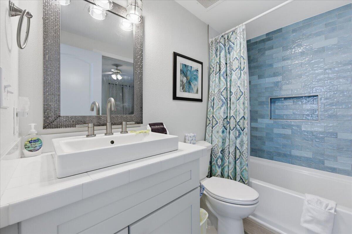 8477 Gulf Boulevard APT 601