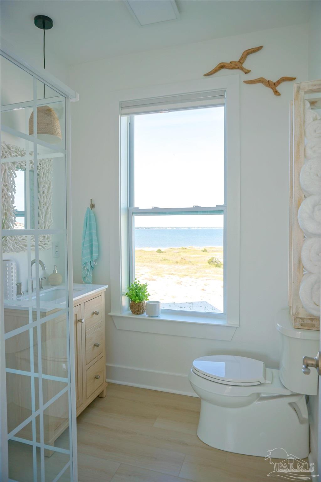 1466 Seaside Cir