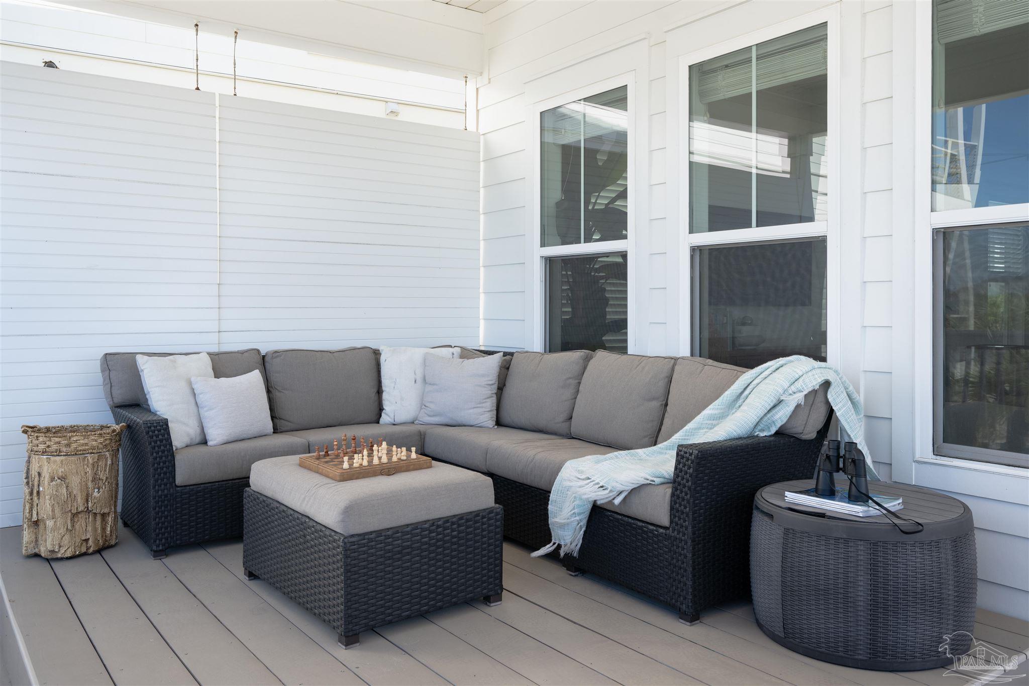 1466 Seaside Cir