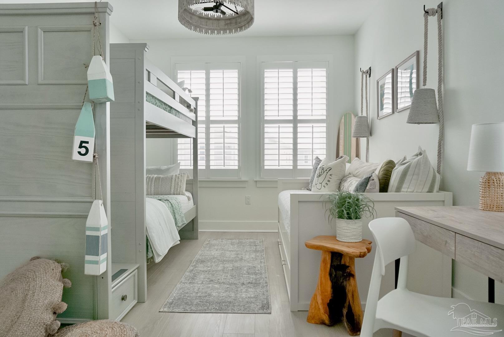1466 Seaside Cir