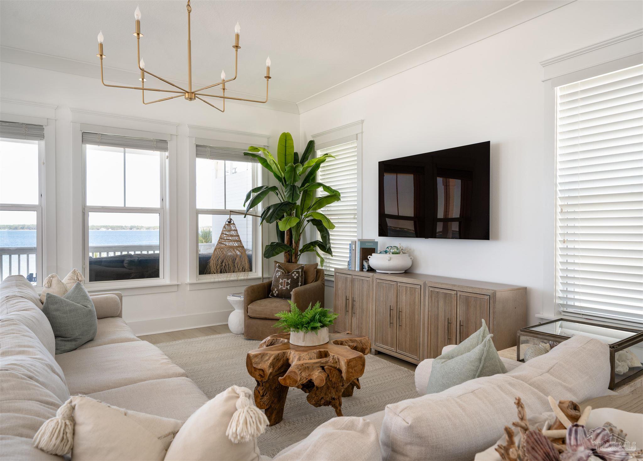 1466 Seaside Cir