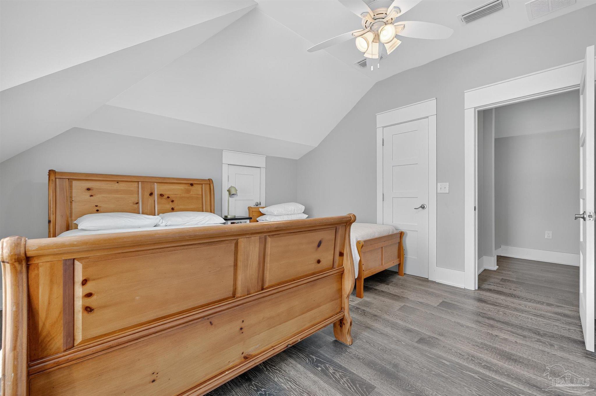 2975 Holley Point Rd