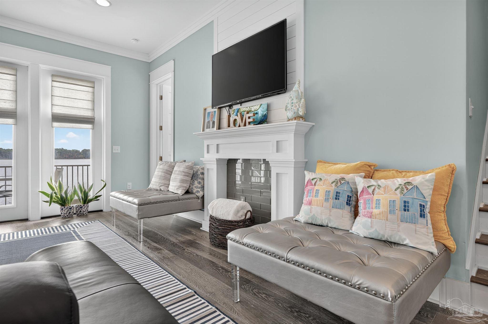 2975 Holley Point Rd