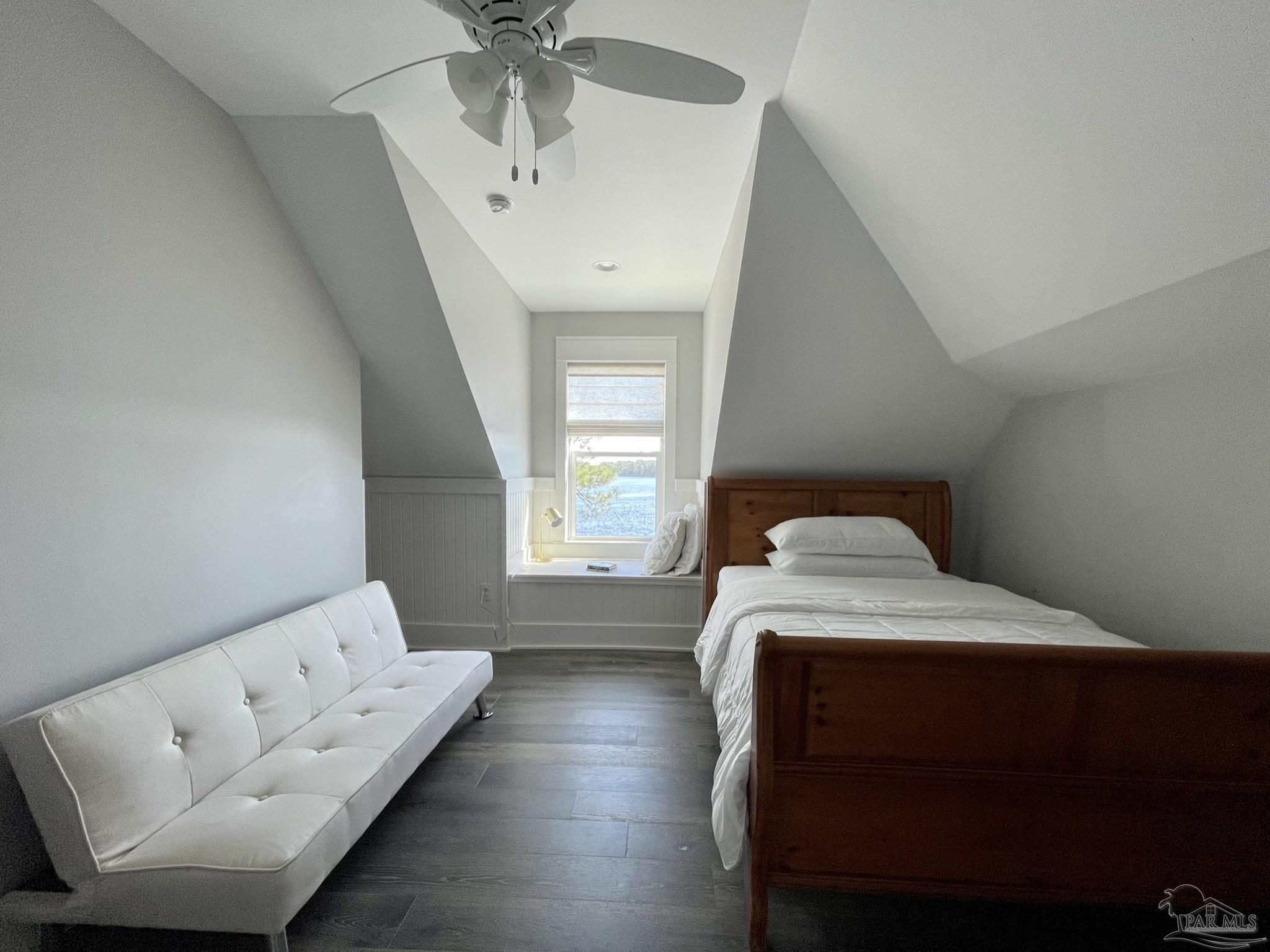 2975 Holley Point Rd