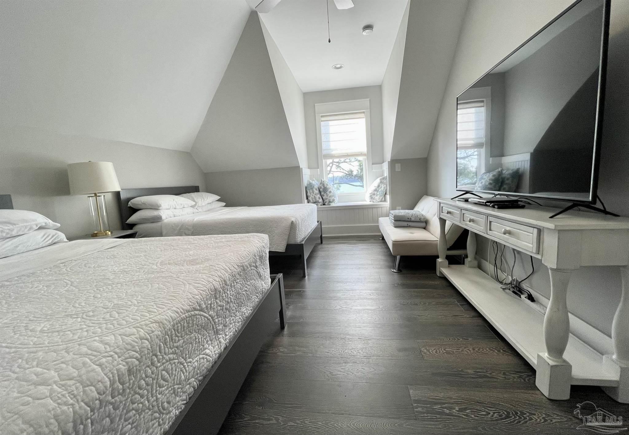 2975 Holley Point Rd