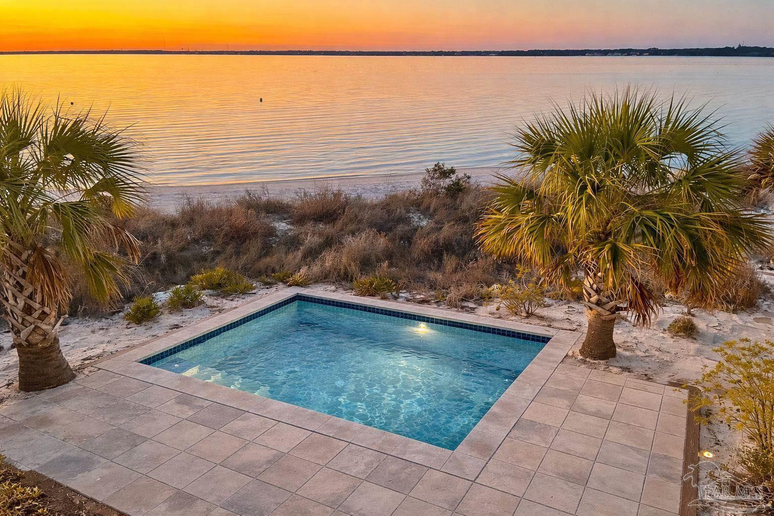 1466 Seaside Cir