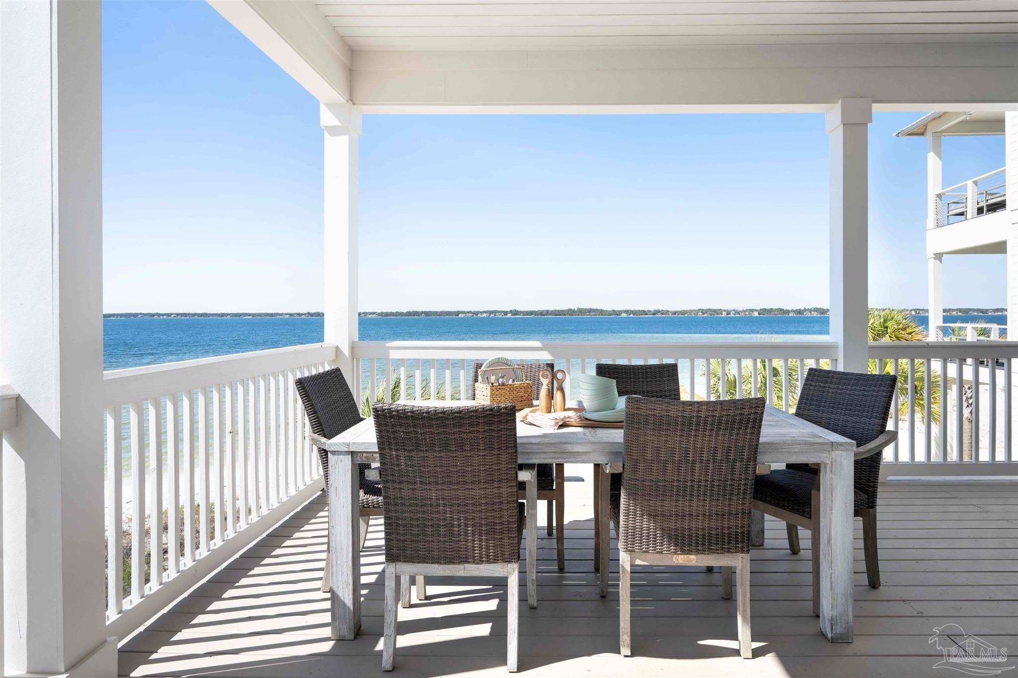 1466 Seaside Cir