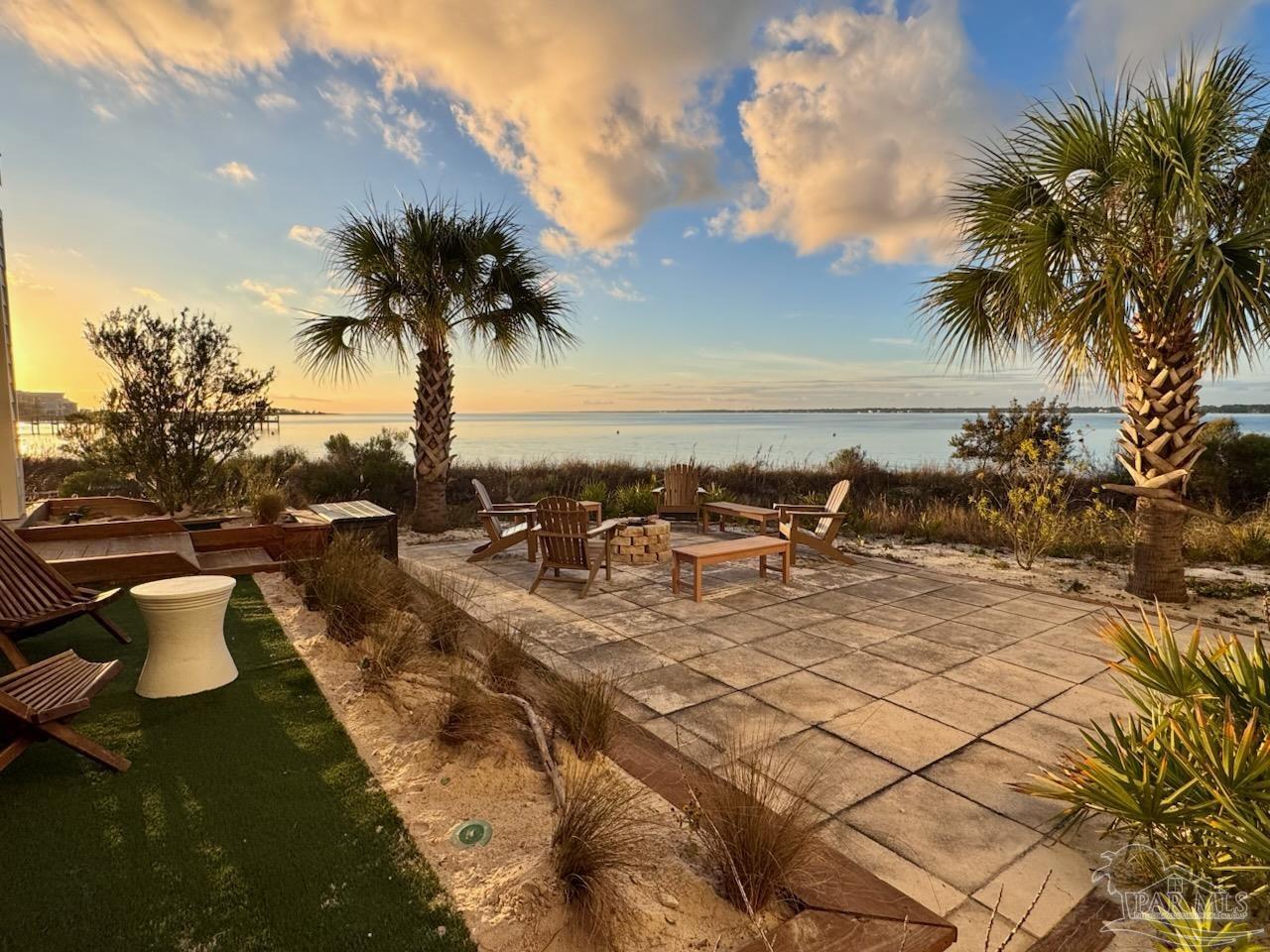 1466 Seaside Cir