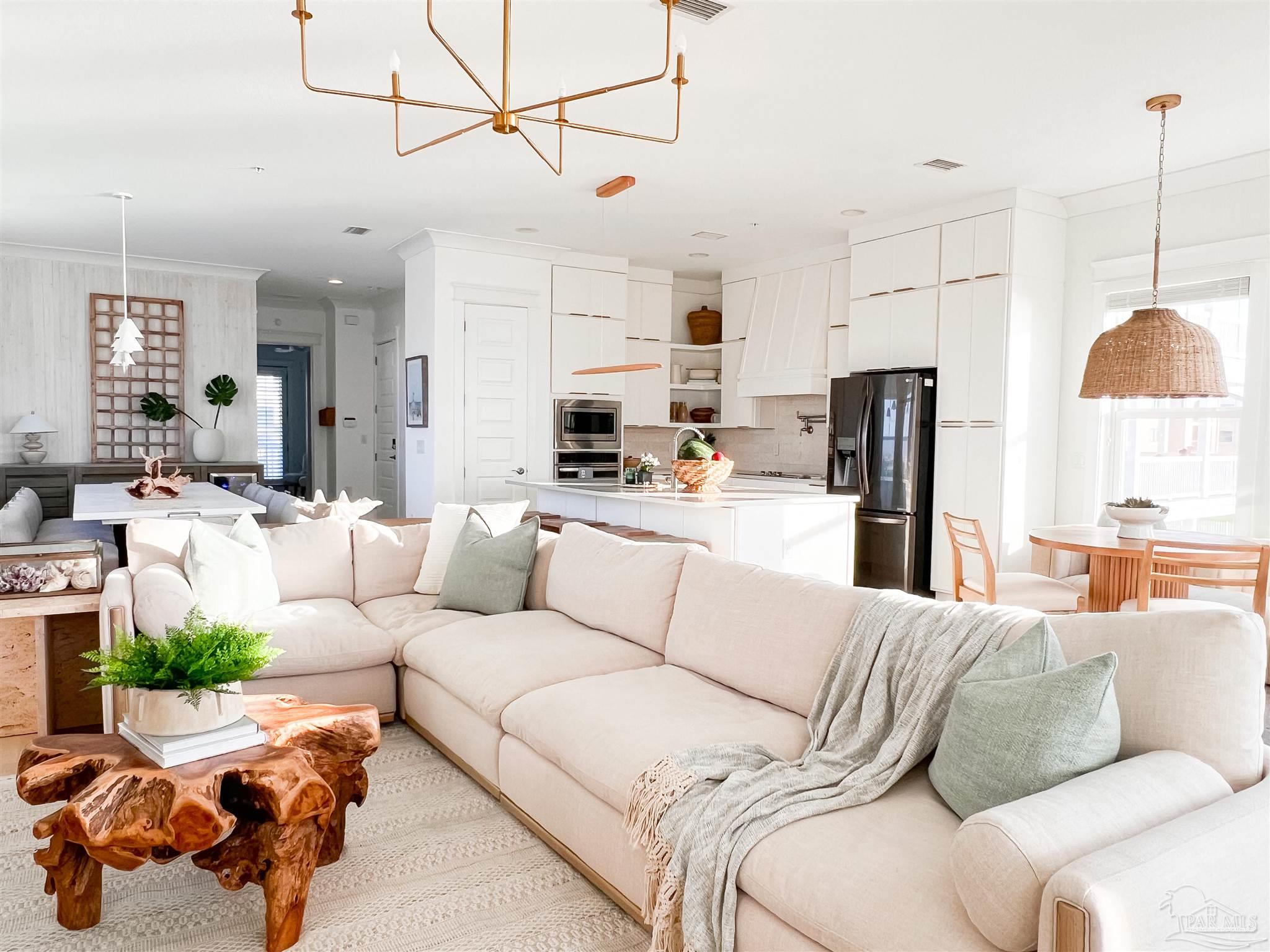 1466 Seaside Cir
