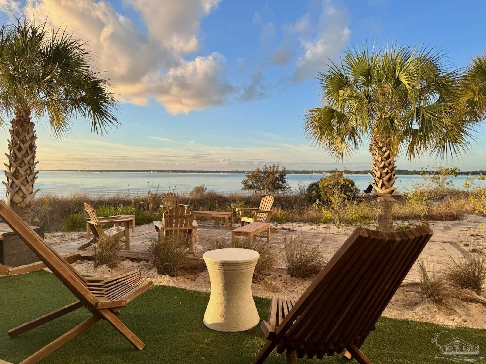 1466 Seaside Cir
