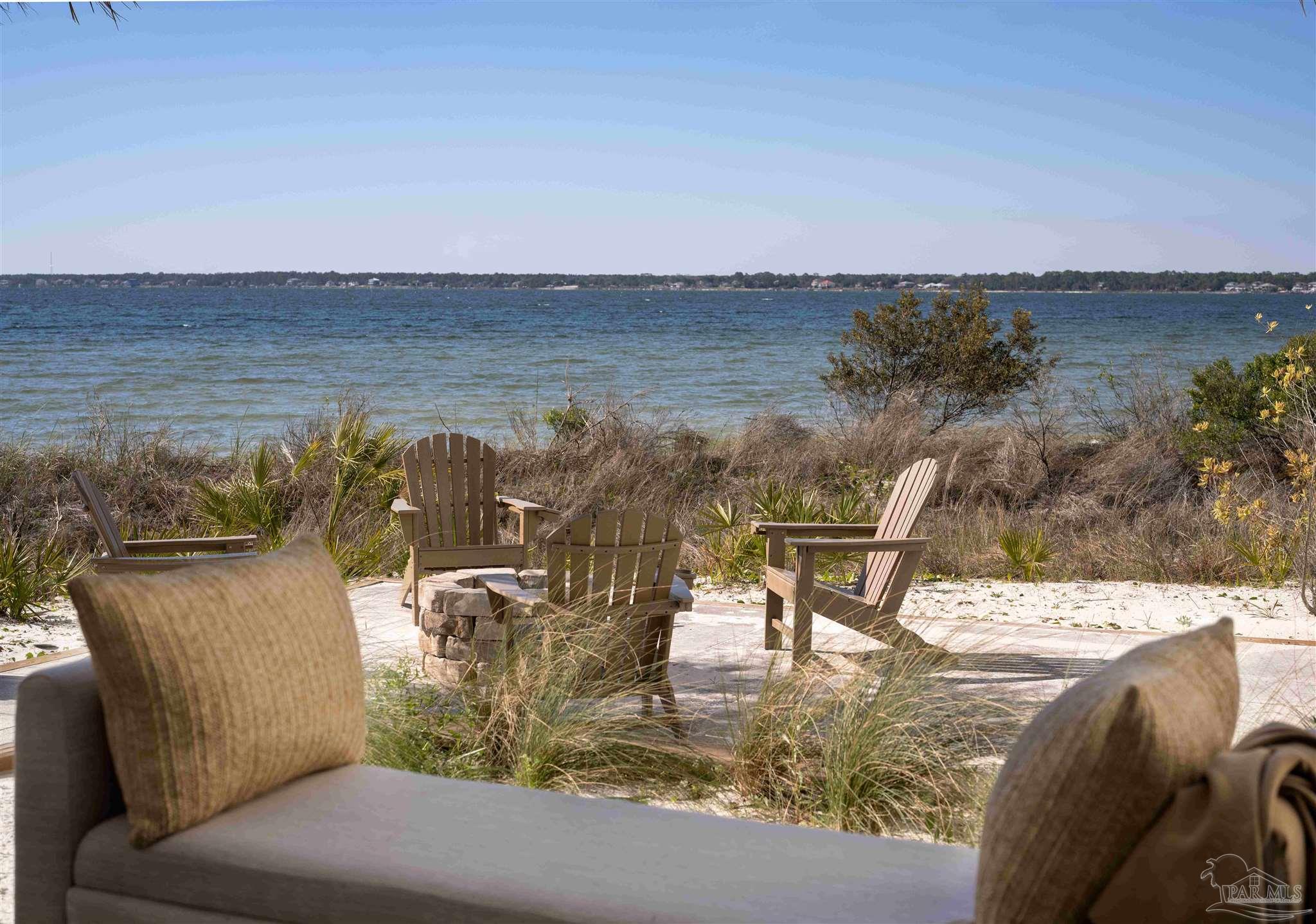 1466 Seaside Cir
