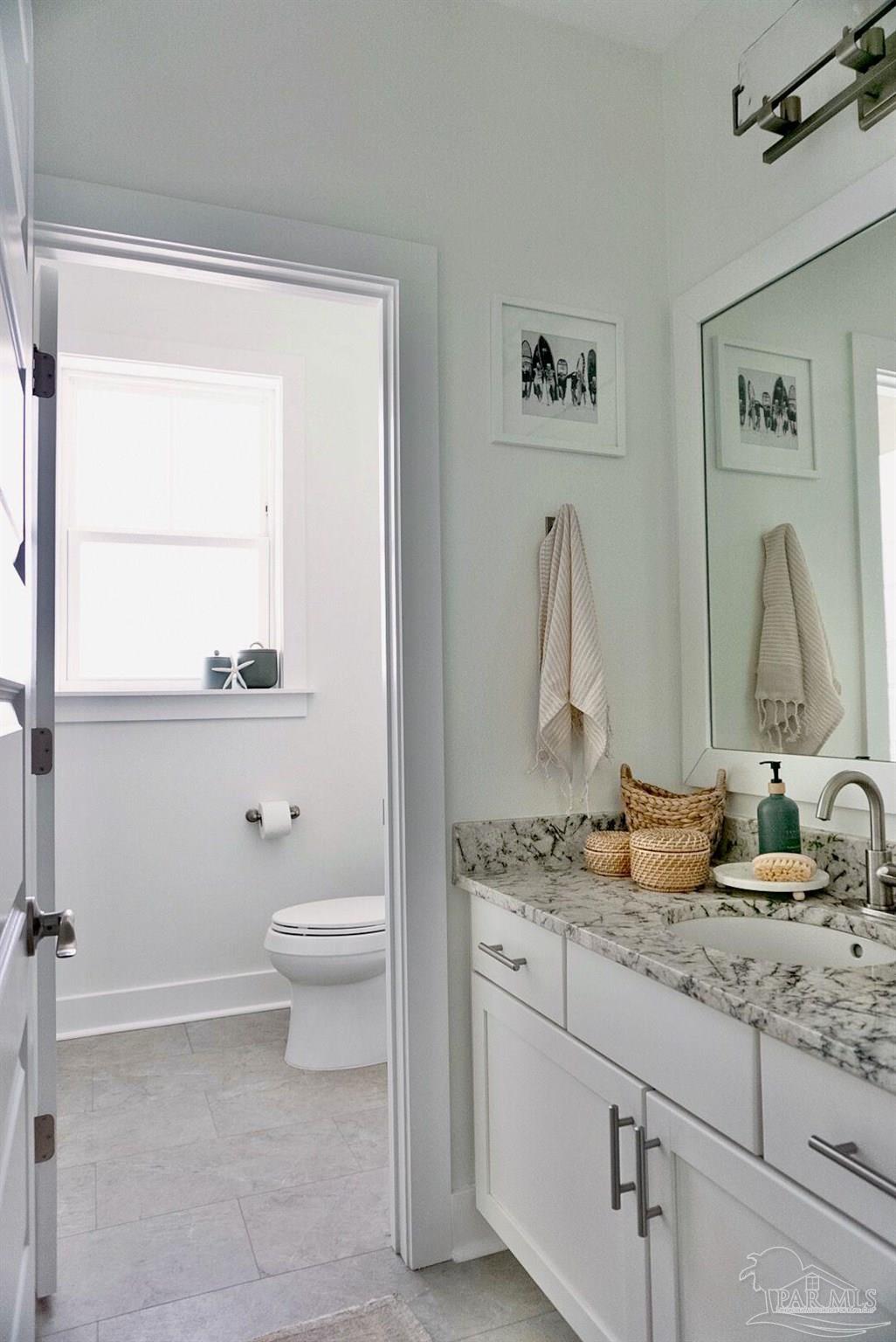 1466 Seaside Cir