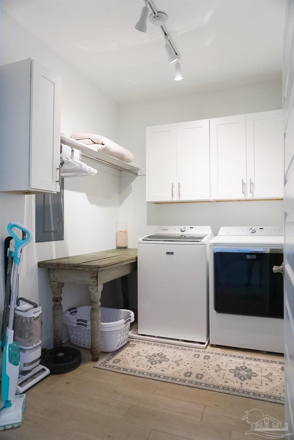 1466 Seaside Cir