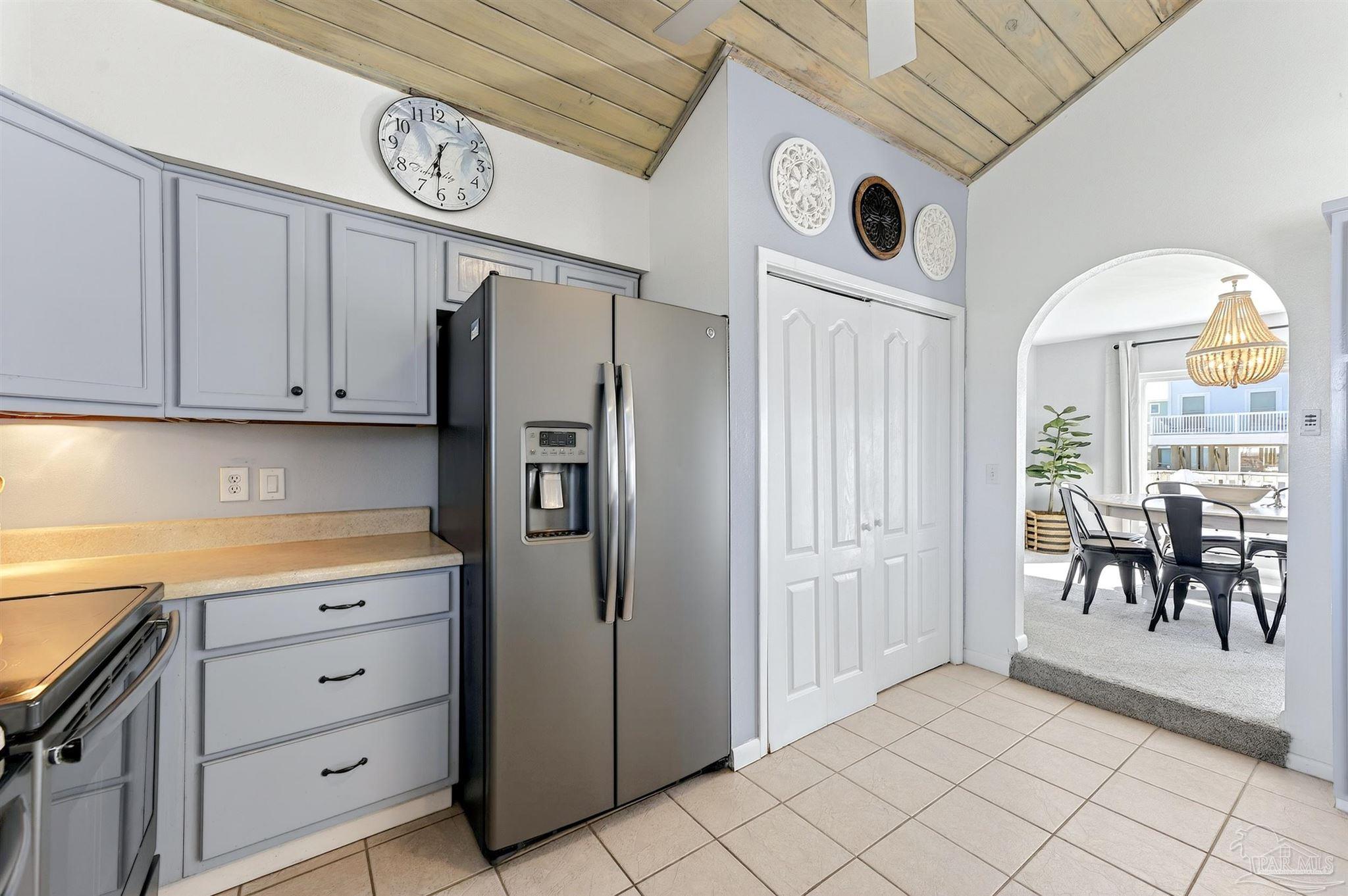 7569 White Sands Blvd