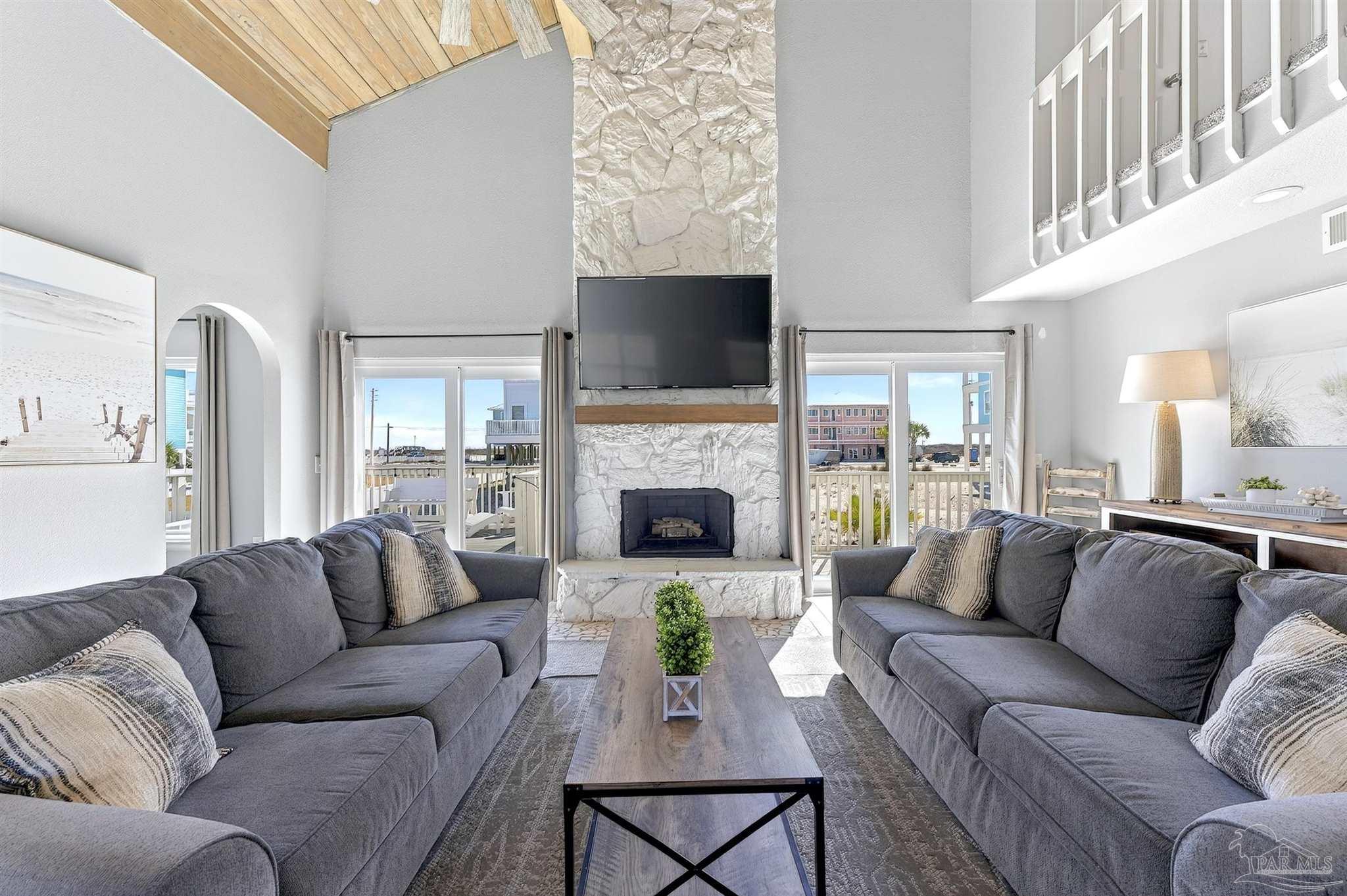 7569 White Sands Blvd