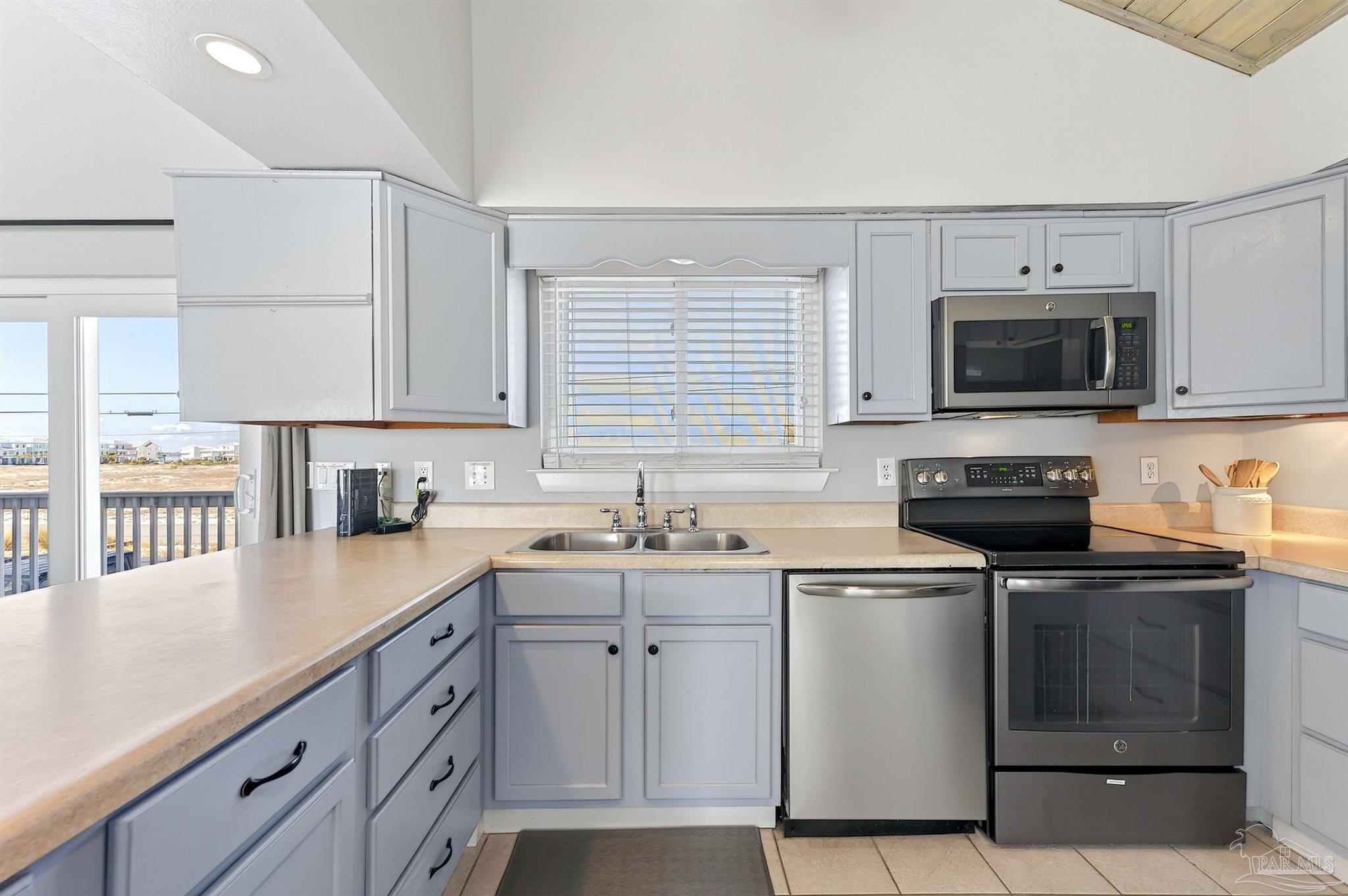 7569 White Sands Blvd