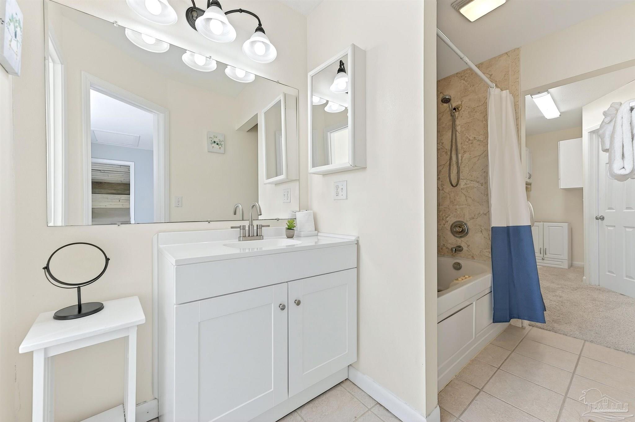 7569 White Sands Blvd