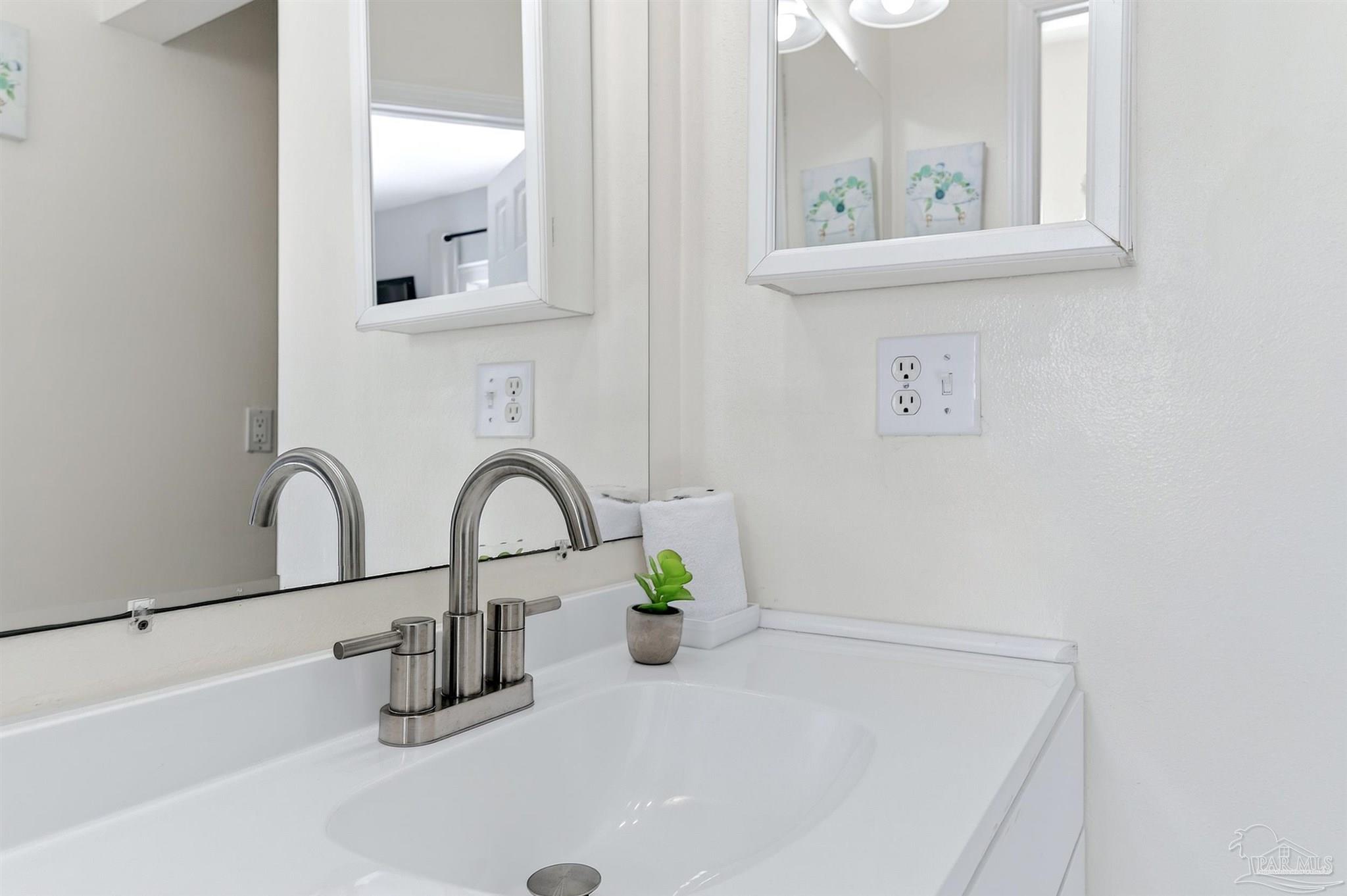 7569 White Sands Blvd