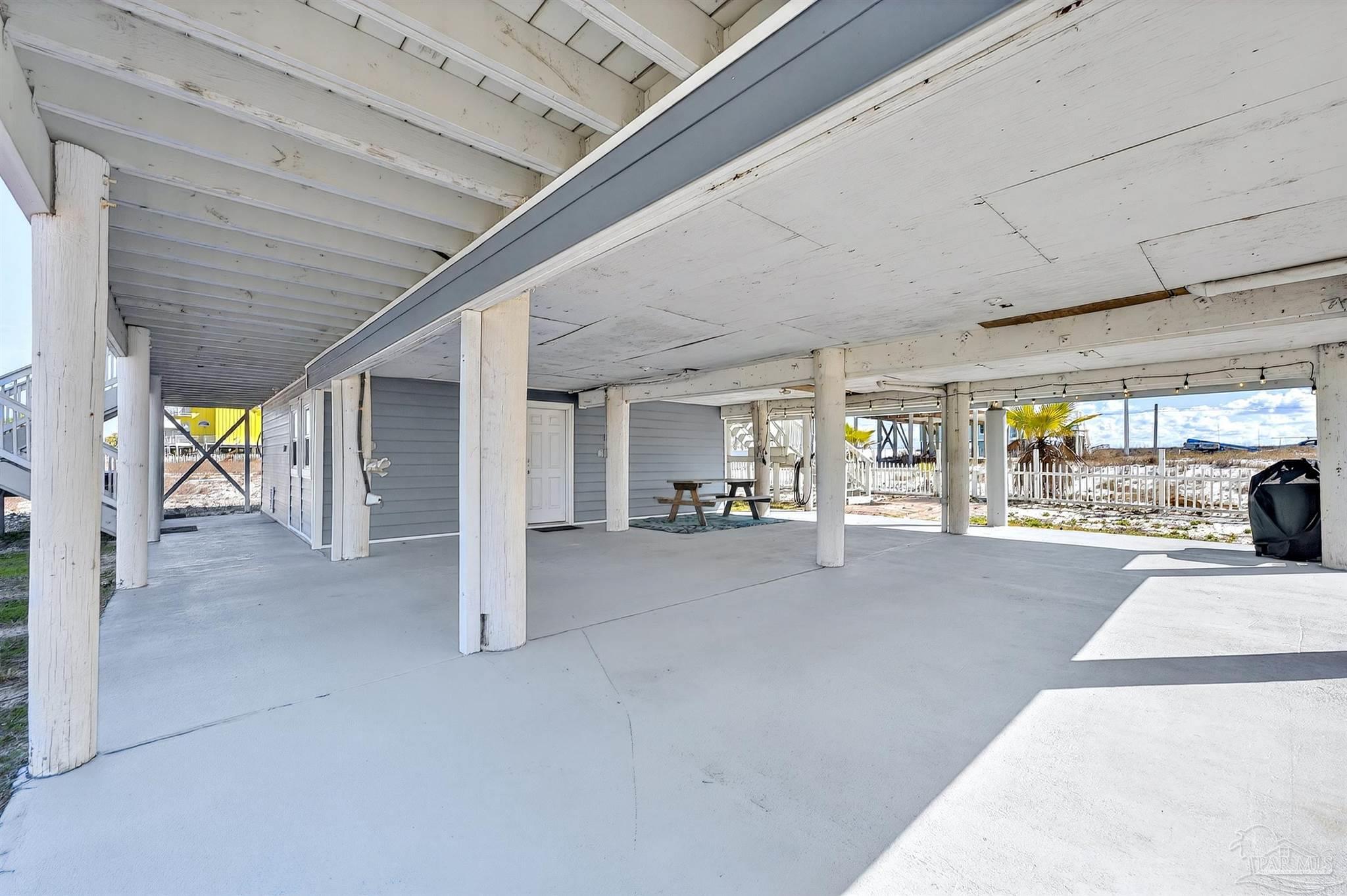 7569 White Sands Blvd