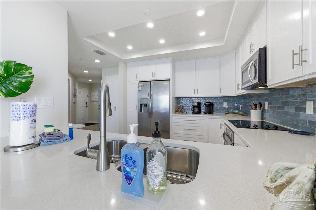 8477 Gulf Blvd # 601