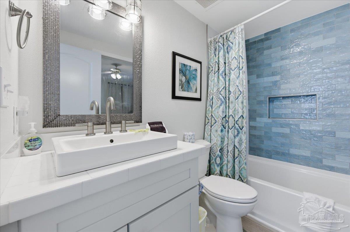 8477 Gulf Blvd # 601