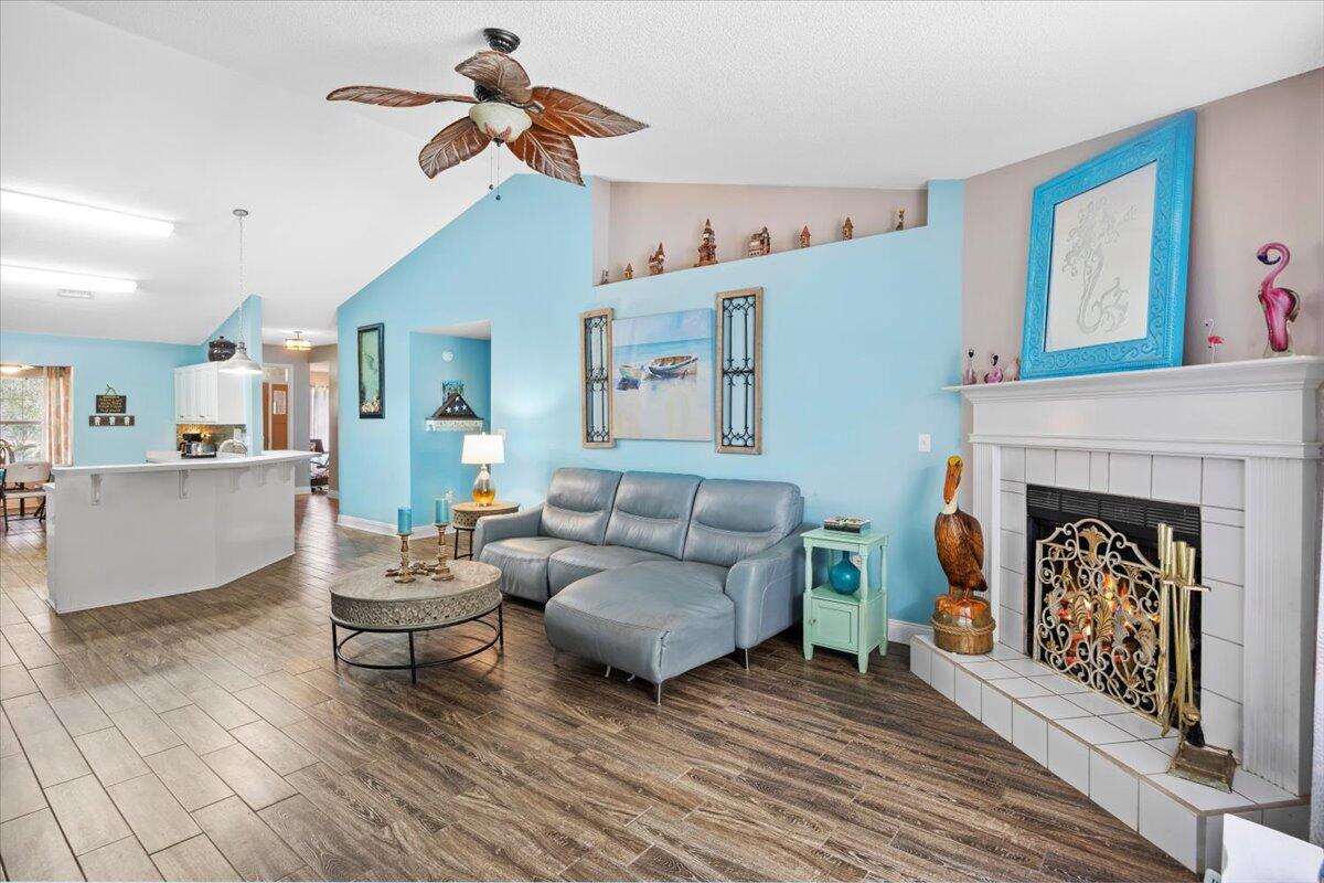 7006 Brighton Oaks Blvd Boulevard