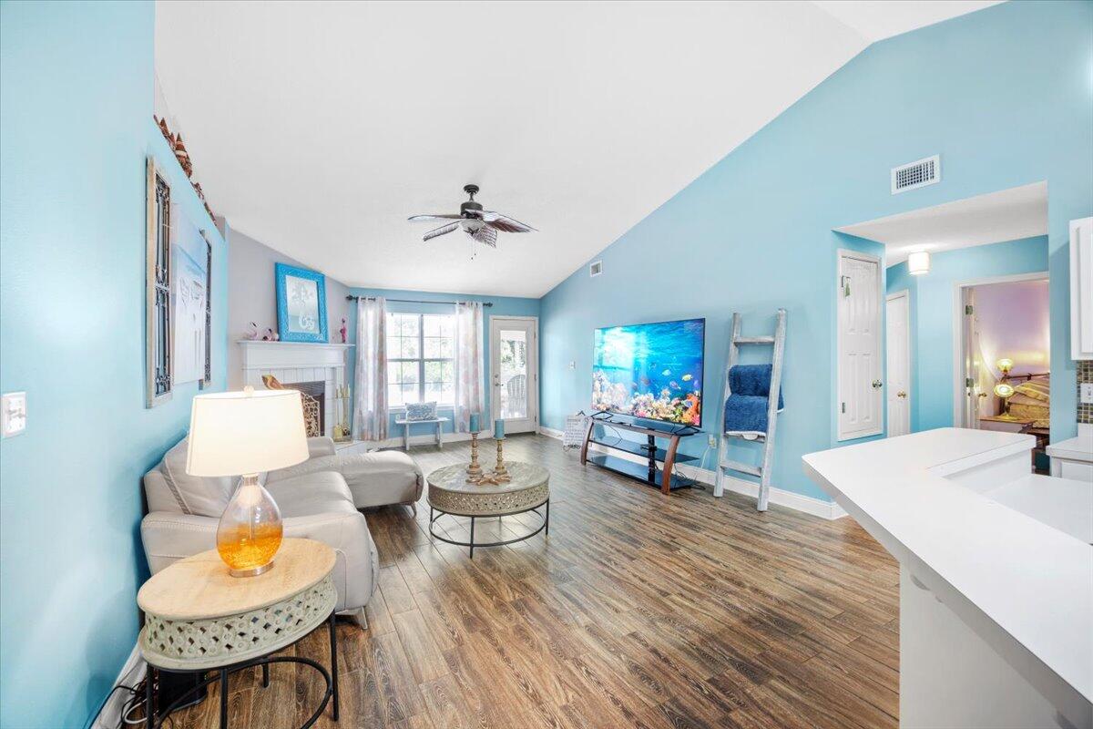 7006 Brighton Oaks Blvd Boulevard